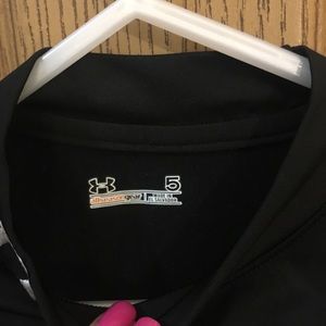 Boys size 5 under armour base layer